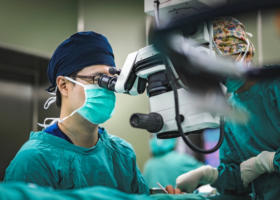 Refractive Surgery / Cataracts Position in Rochester, MI.