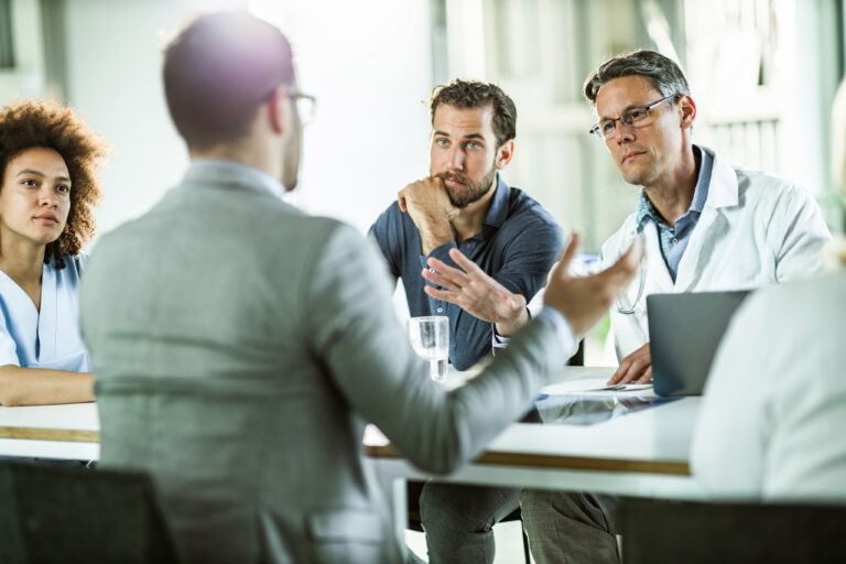 PE vs Private Practice in Ophthalmology. Which one is a better fit for you?